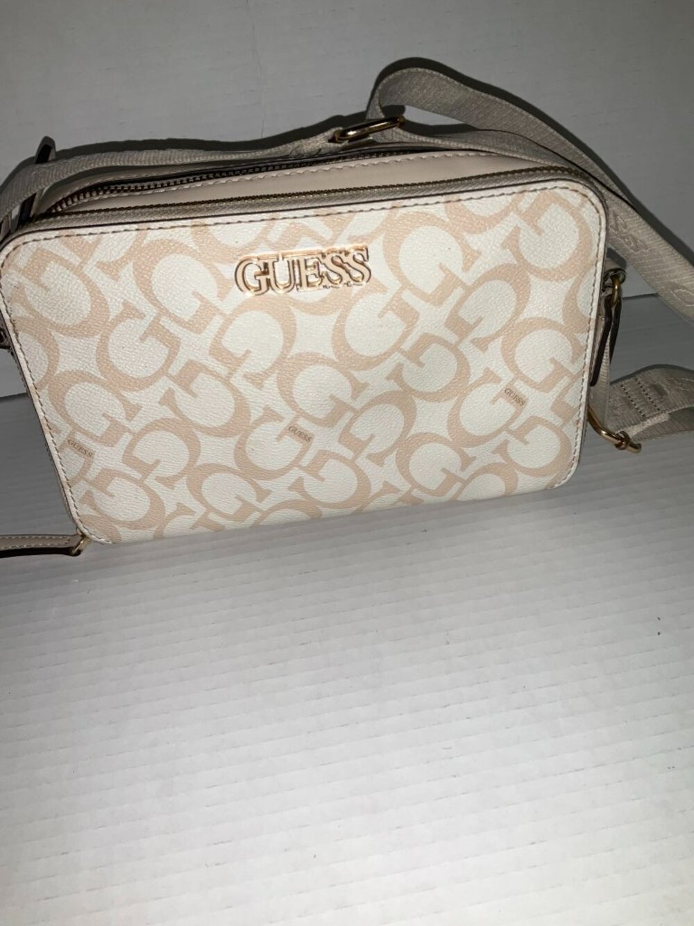 GUESS PURSE